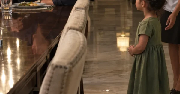 A Daughter’s Kindness Changes the Boss’s Heart — An Inspiring Family